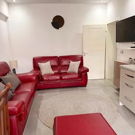 Le Bleu And Rose Apartment *